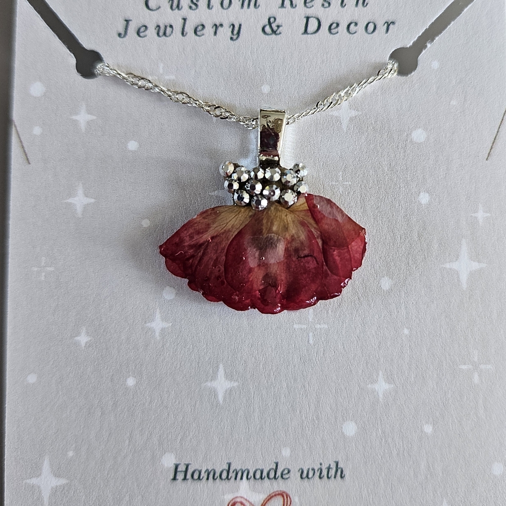 Red and Silver Nature-Inspired Pendant Necklace